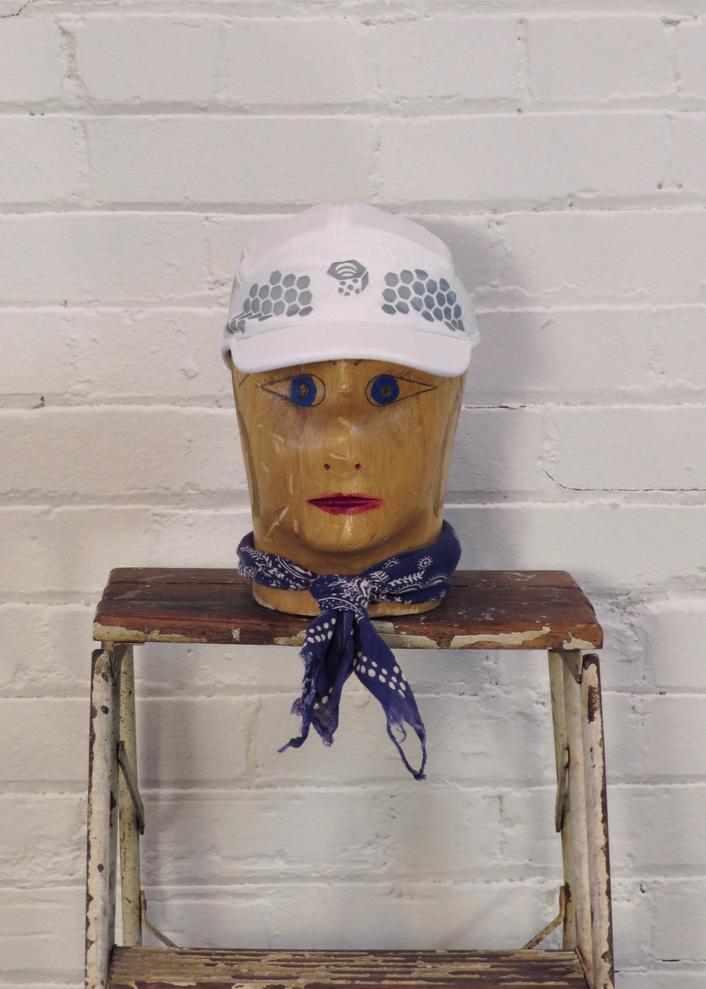 2000s Mountain Hardwear White Running Cap