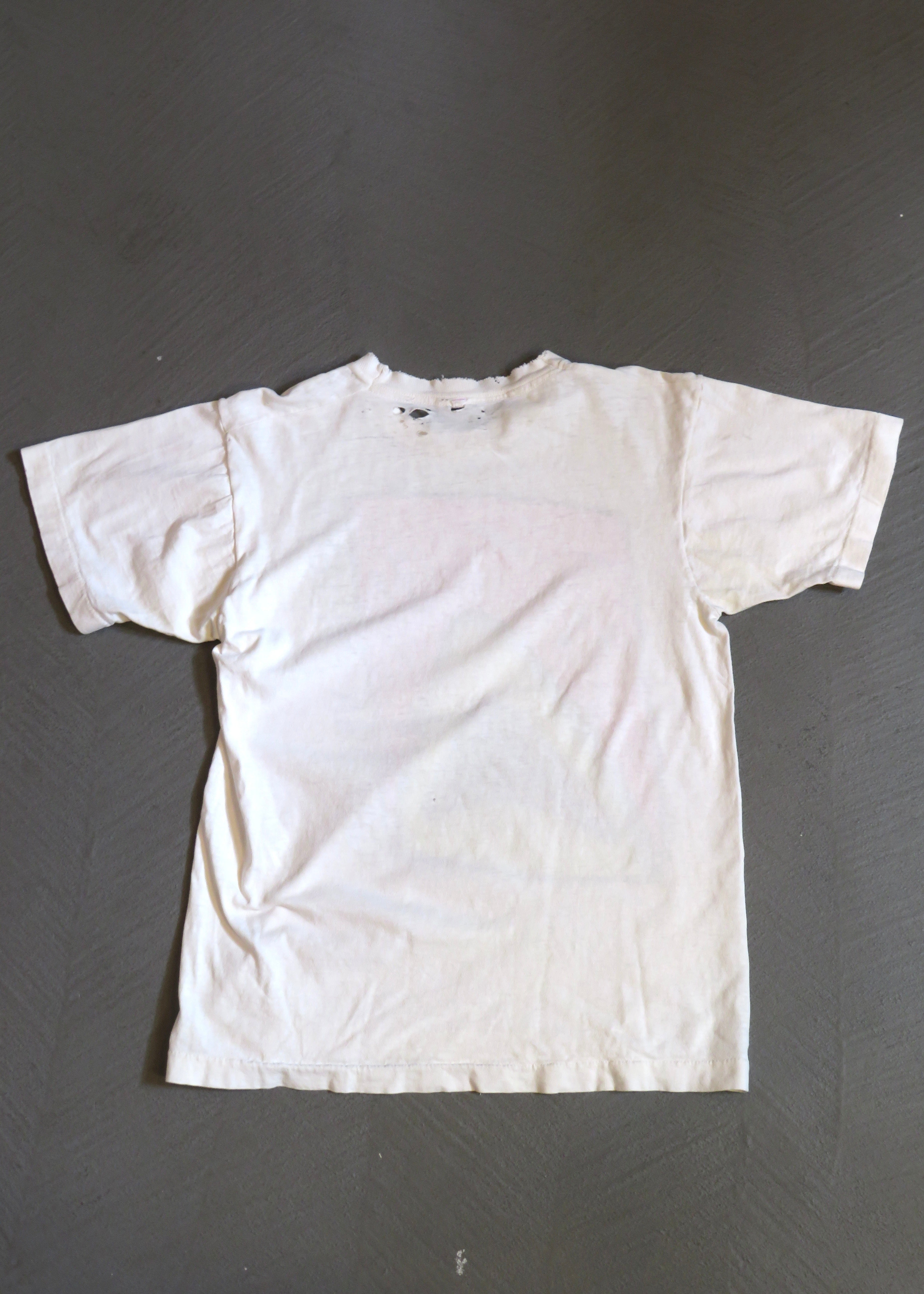 1990s Distressed Martha's Vineyard Shark Souvenir T-Shirt