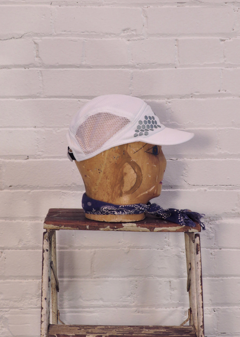 2000s Mountain Hardwear White Running Cap