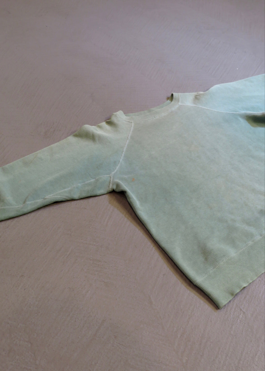 1960s Seafoam Green Gusseted Plain Raglan Sleeve Crewneck Sweatshirt