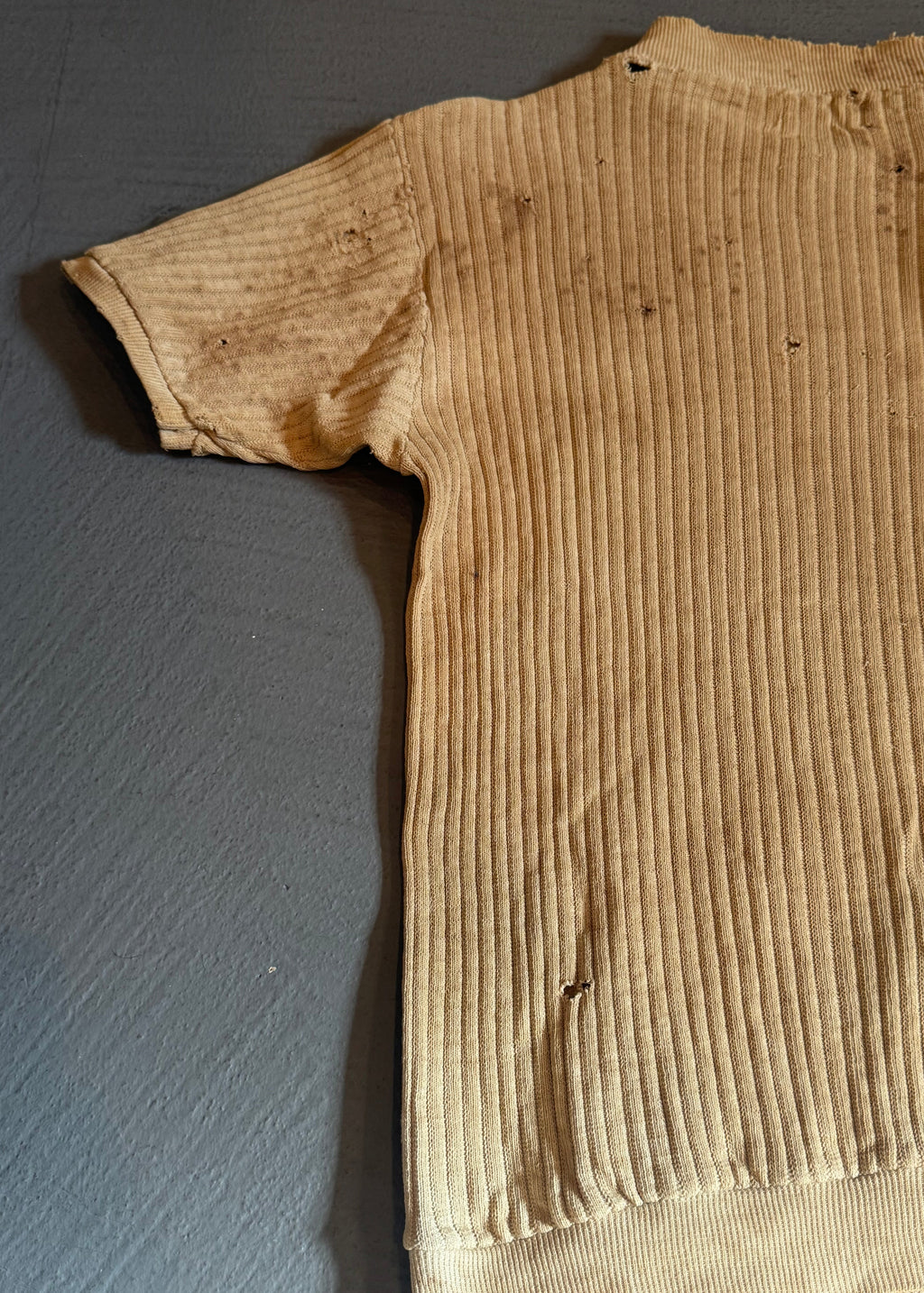 1940s Distressed Rib Knit Mock Neck T-Shirt