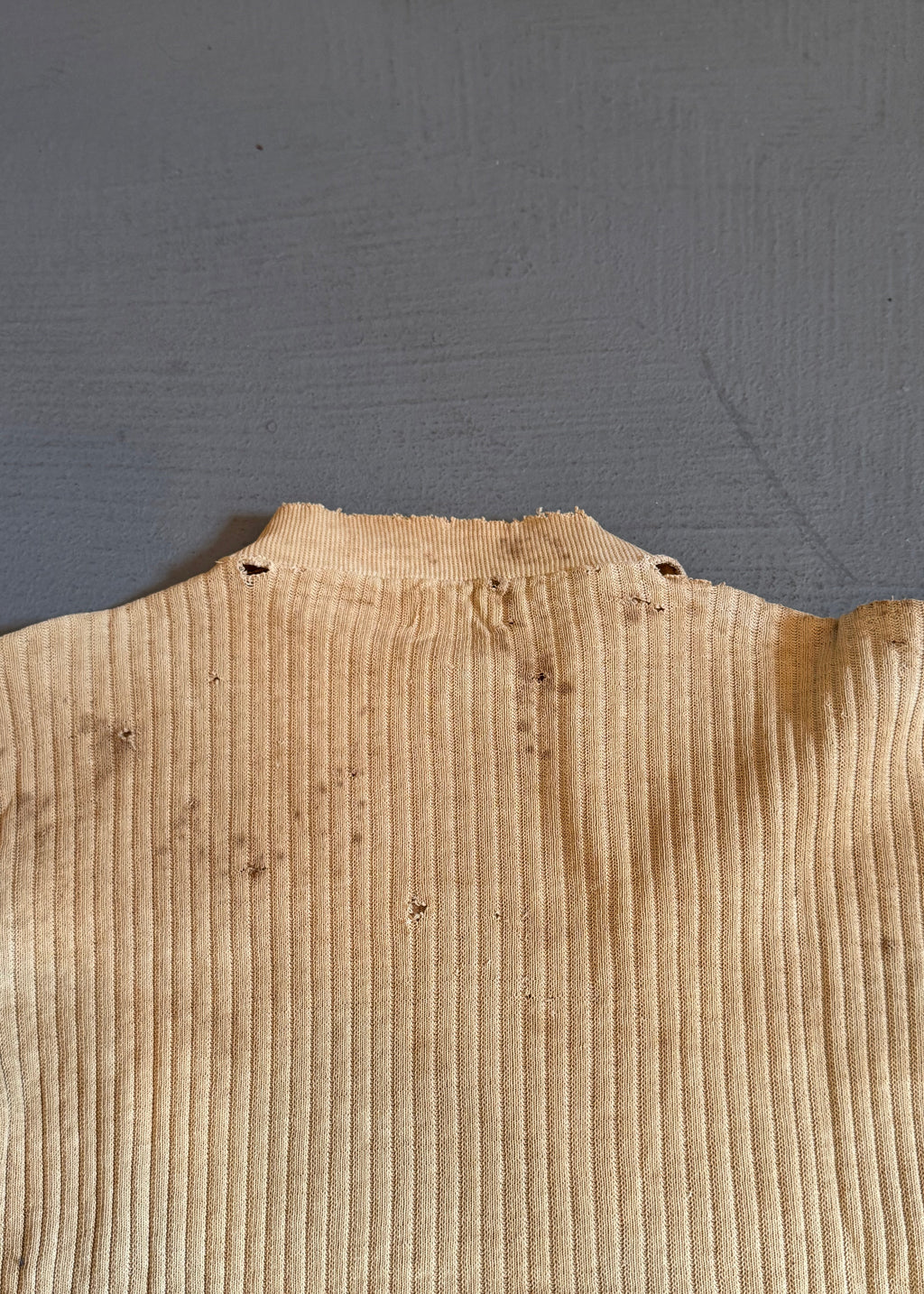 1940s Distressed Rib Knit Mock Neck T-Shirt
