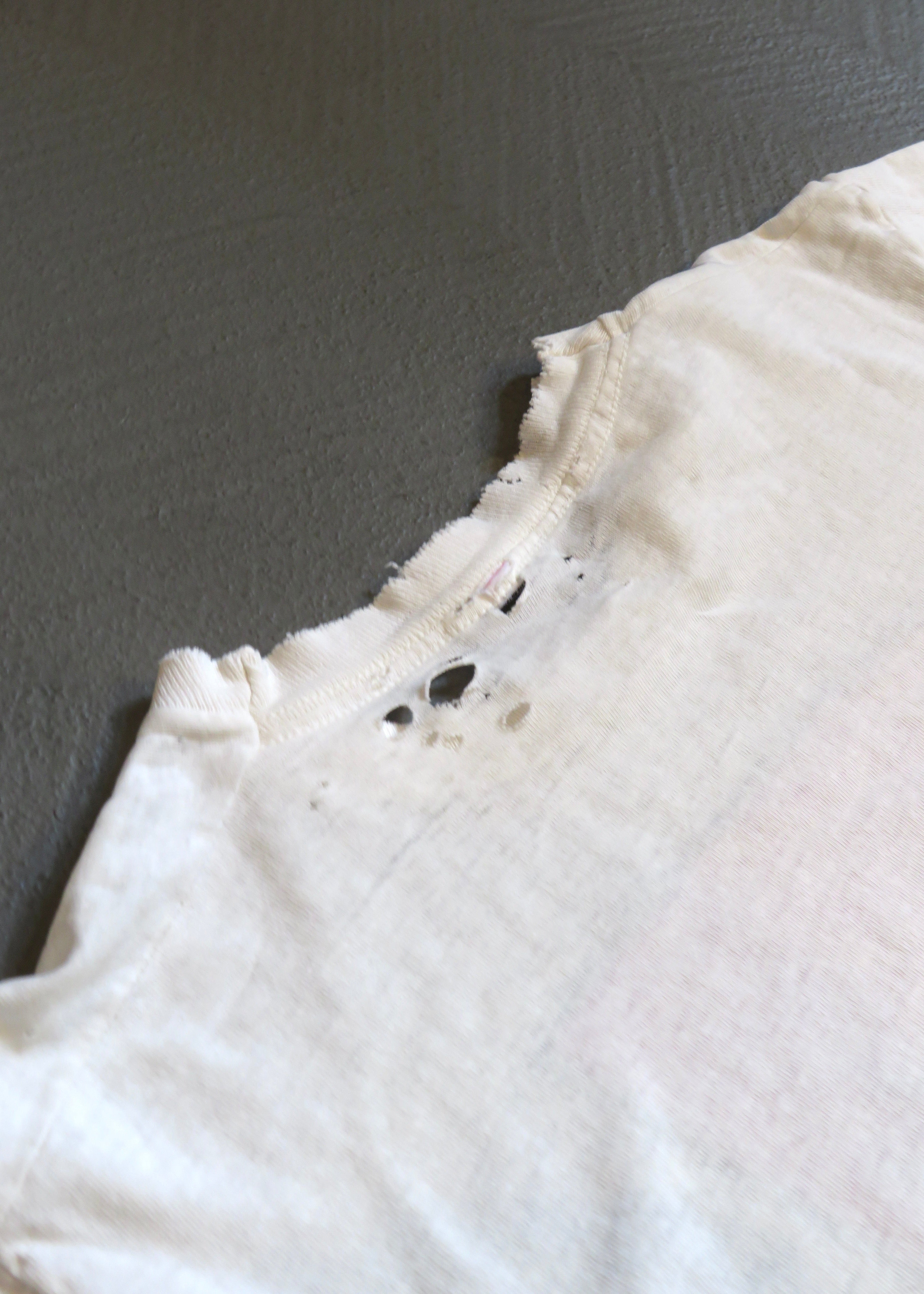 1990s Distressed Martha's Vineyard Shark Souvenir T-Shirt