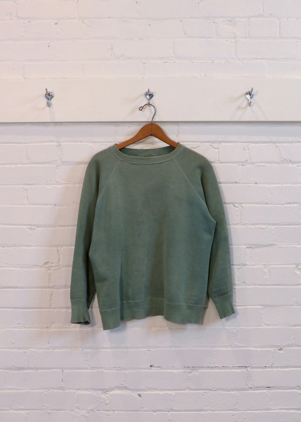 1960s Seafoam Green Gusseted Plain Raglan Sleeve Crewneck Sweatshirt
